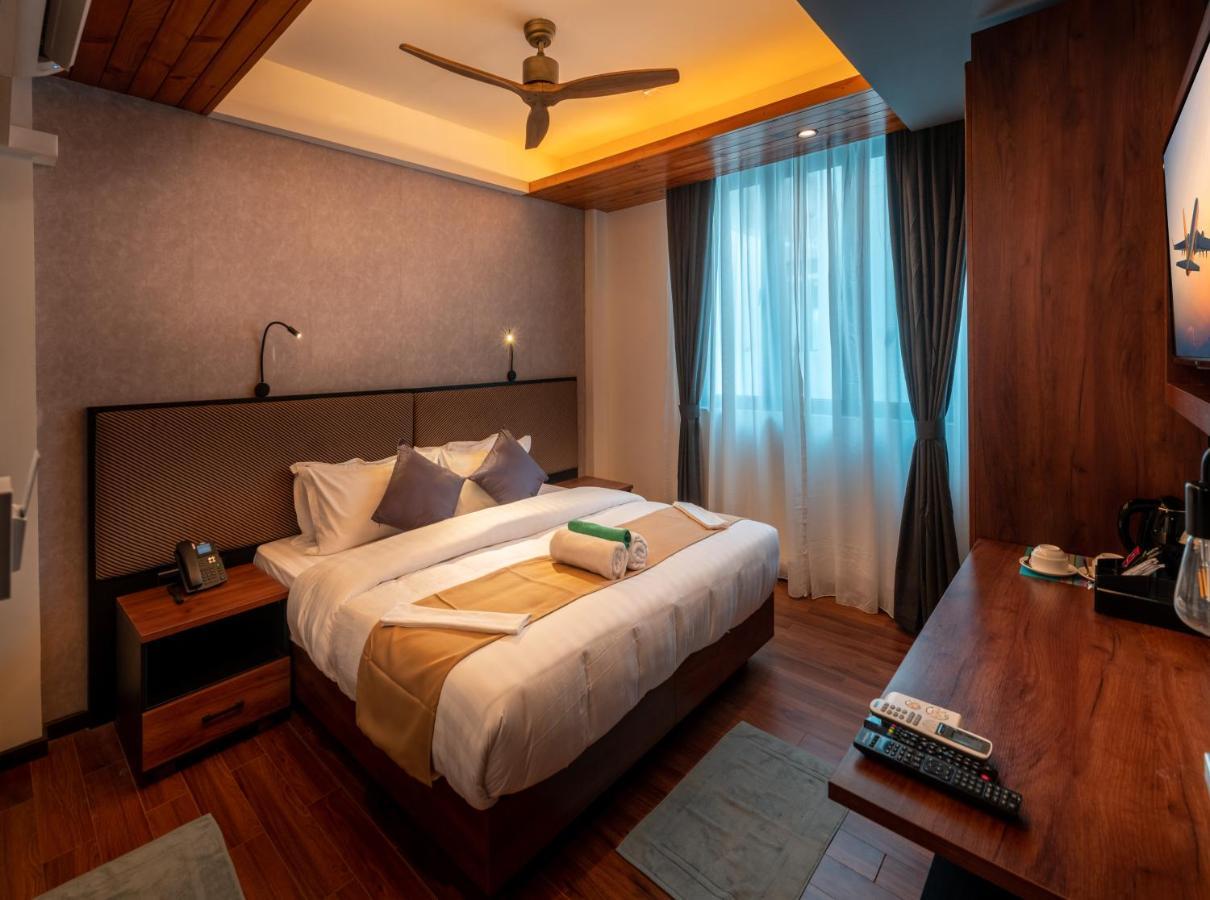 Chen Beach Inn 훌루말레 외부 사진